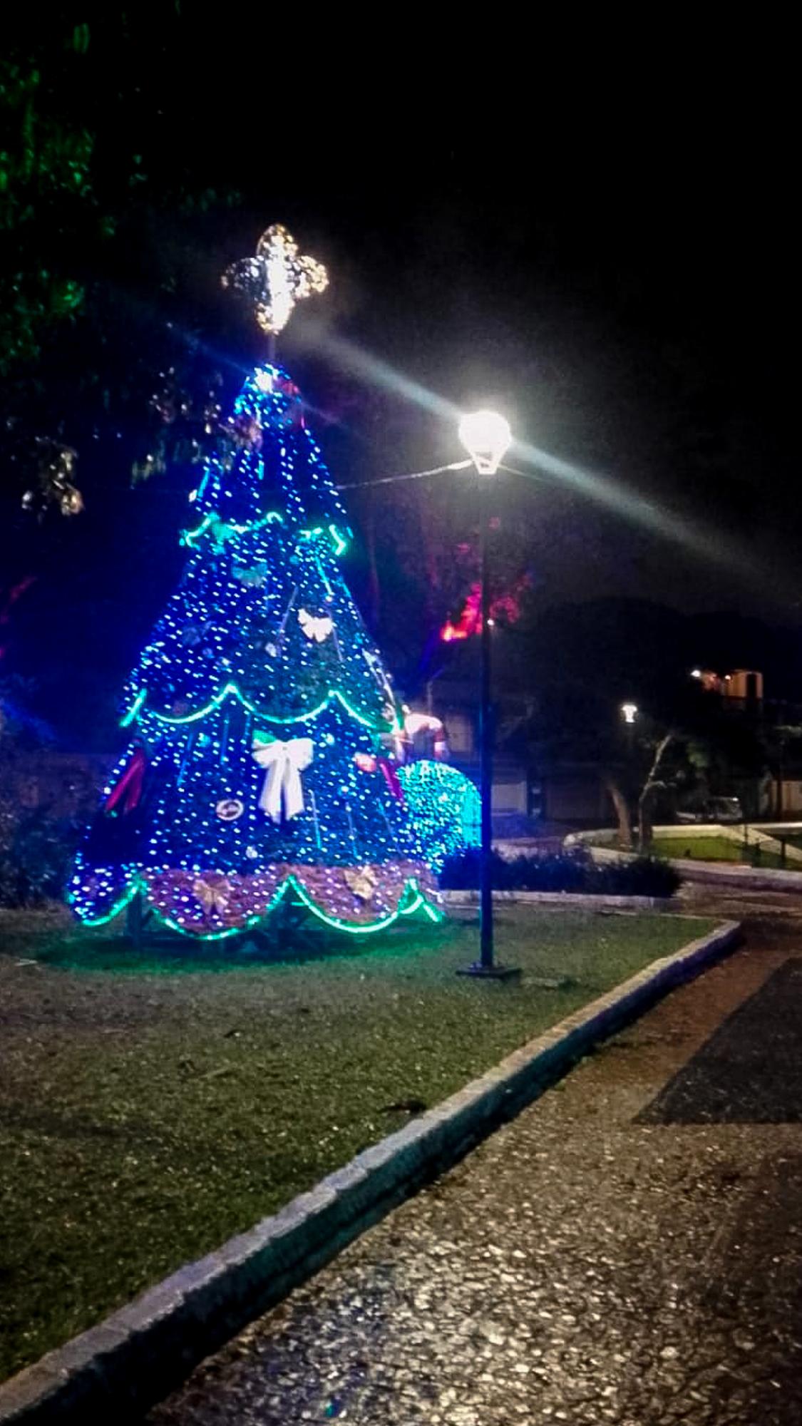 Lago dos Patos recebe decoração de Natal | Prefeitura de Guarulhos