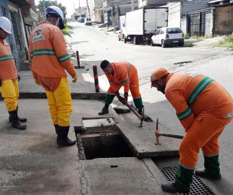 Prefeitura finaliza desassoreamento de afluente do rio Baquirivu-Guaçu, no Bonsucesso